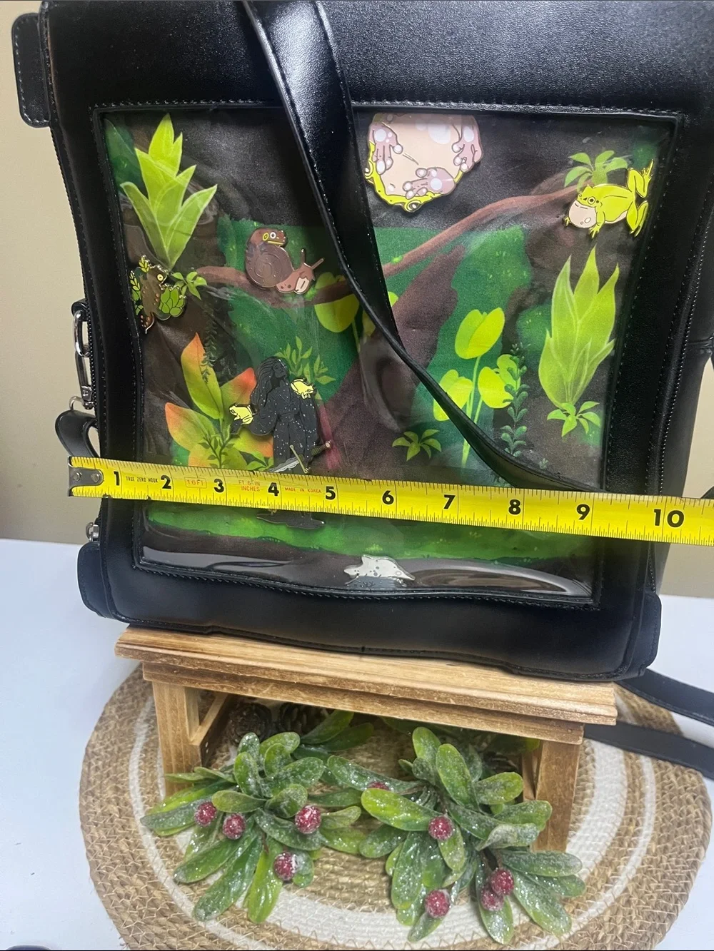 Vinyl leather Tree Frog Pin Backpack new condition